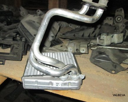 Радиатор печки (теплообменник) на Volkswagen Jetta V 2006-2011 2
