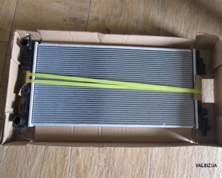 Радиатор охлаждающей жидкости (1,2 л; 1,6 л.) на Skoda Roomster 1