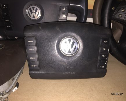 Подушка безопасности в руле на Volkswagen Touareg 2002-2010 1