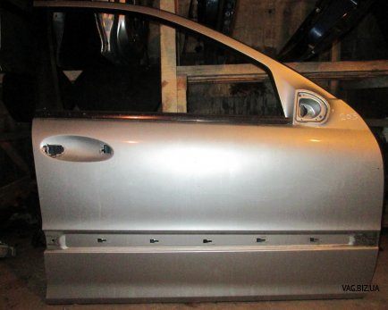Дверь передняя правая (кузов седан, универсал) на Mercedes C-Klasse W203 2001-2006 1