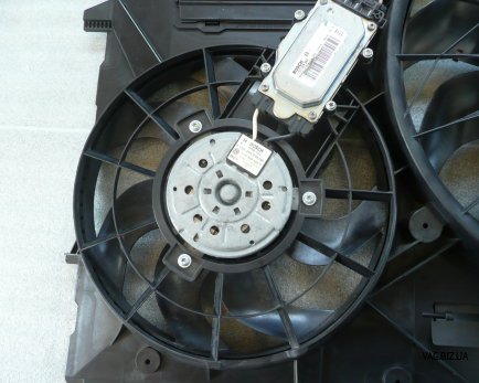 Вентилятор радиатора с диффузором на Volkswagen Touareg 2002-2010 3