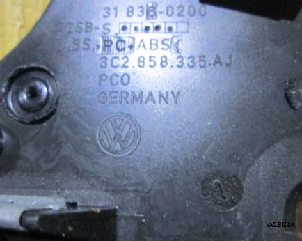 Накладка щитка приборов на Volkswagen Passat B6 2005-2010 2
