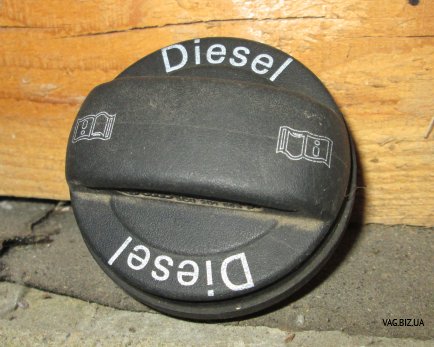 Крышка горловины топливного бака на Volkswagen Passat B6 2005-2010 1