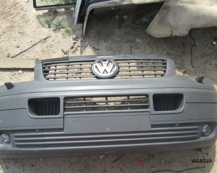 Бампер передний (до 2010 года выпуска) на Volkswagen Transporter 5 2003-2017 1