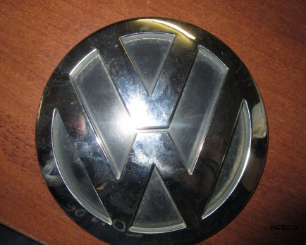 Змблема VW на ляду на Volkswagen Jetta V 2006-2011 1